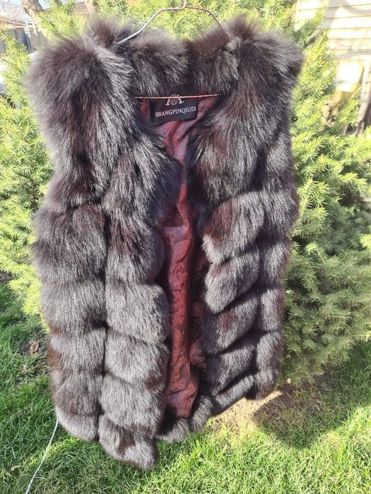 Песцовая, натуральная безрукавка