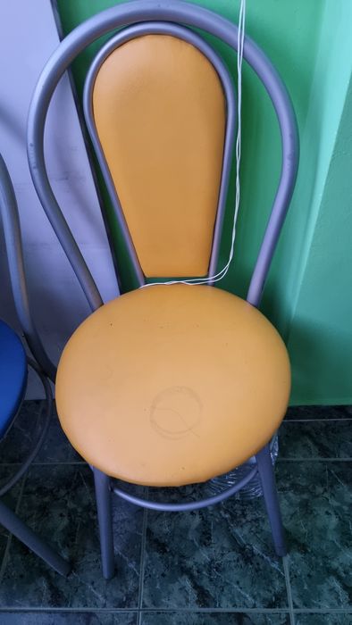 Продавам столове