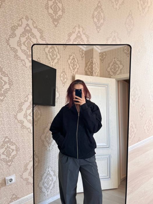 Черная зипка-худи Howe