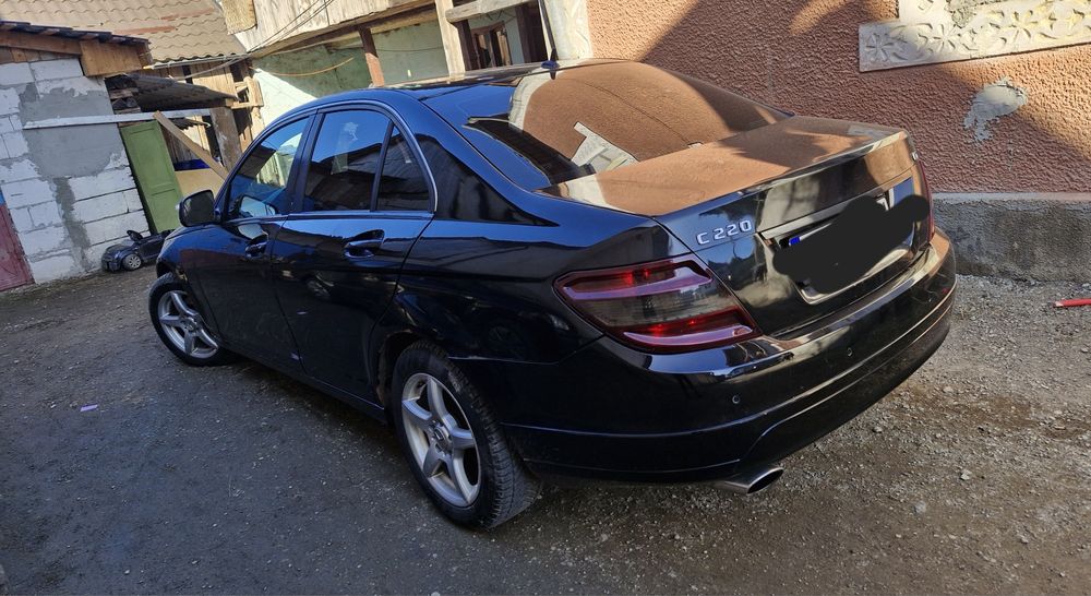 Vând Mercedes C220 CDI