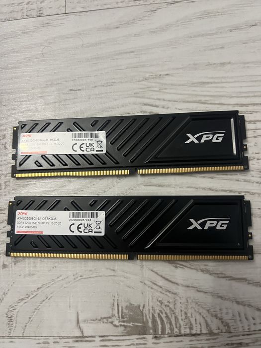 XPG 2x8 GB Ram памет DDR4 3200Mhz