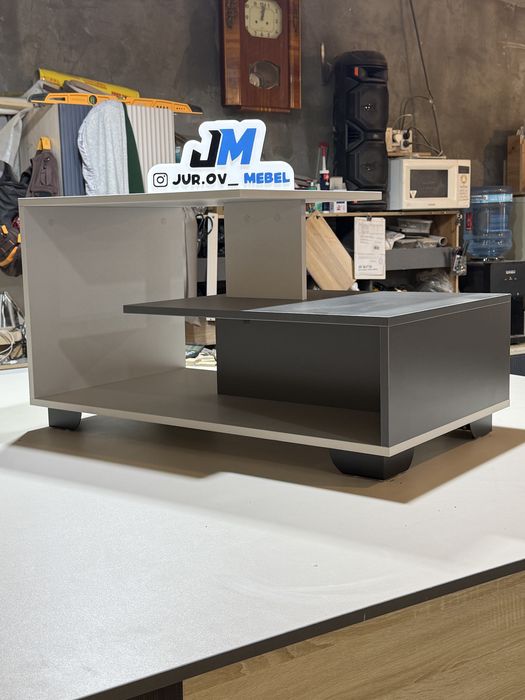 Журнальный столик