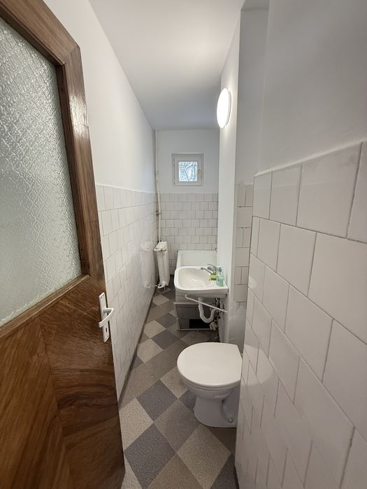 Apartament cu 3 camere , zona centrala