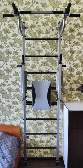 Шведская стенка с брусьями