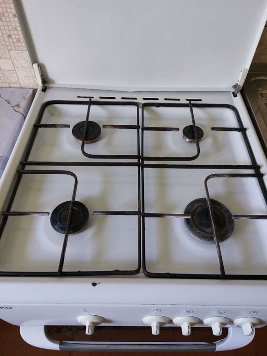 Продам газовую плиту