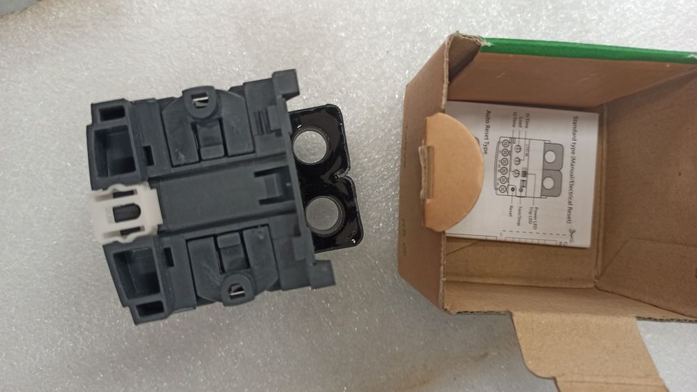 Електронно реле 0,5 A 6A 24V AC Schneider