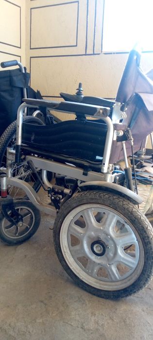 Nogironlar aravasi elektron