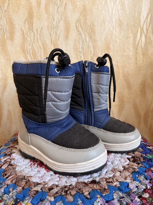 Продам обувь на девочку и мальчика