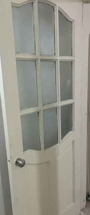 Продам деревянные межкомнатные  двери