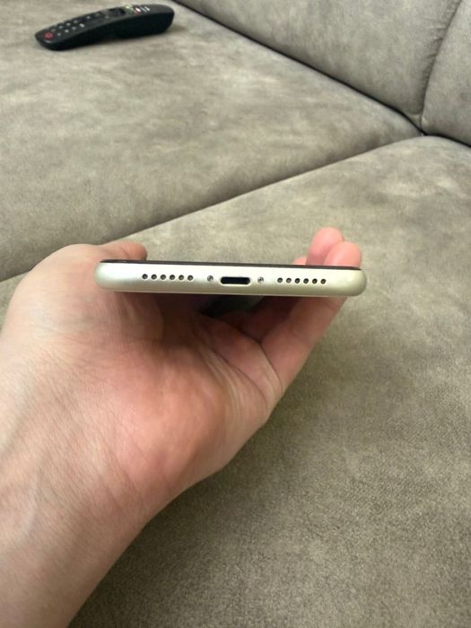 Продам айфон 11