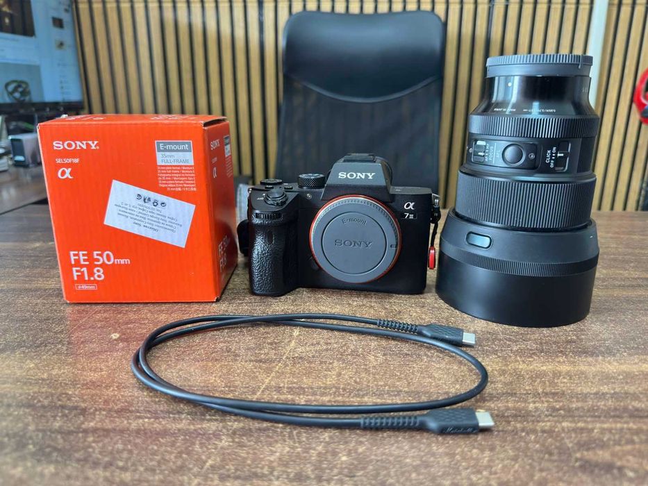 Фотоапарат Sony A7 III + 2 обектива