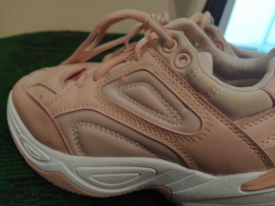 Маратонки за момиче