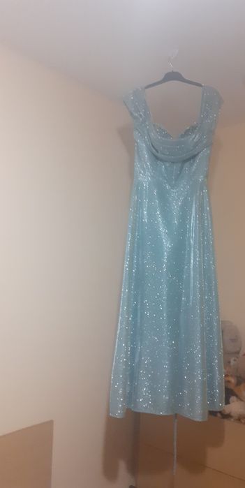 Красива рокля модел 2025 год