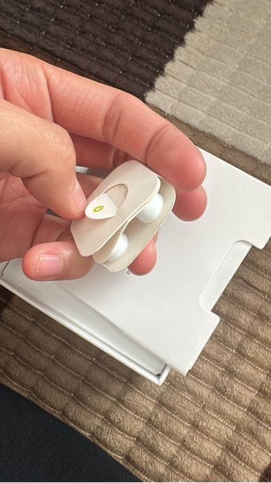 Наушник airPods гарантия 2 месяца