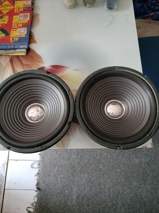 Difuzoare diverse firme și mărimi.