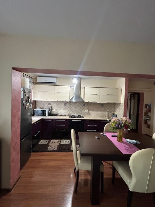 Inchiriez apartament 3 camere