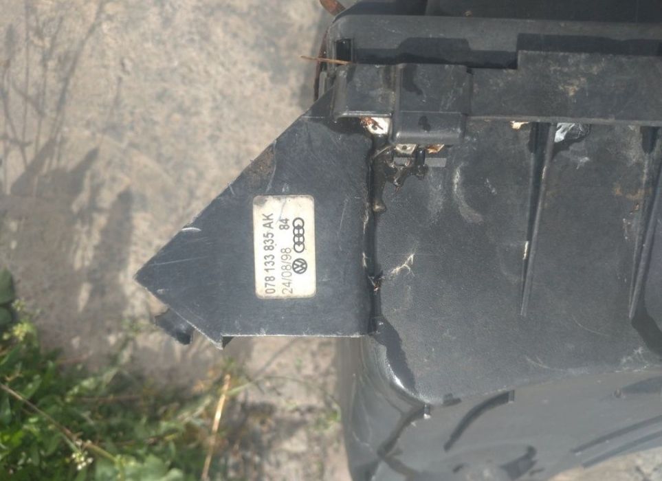 Vând carcasa filtru aer