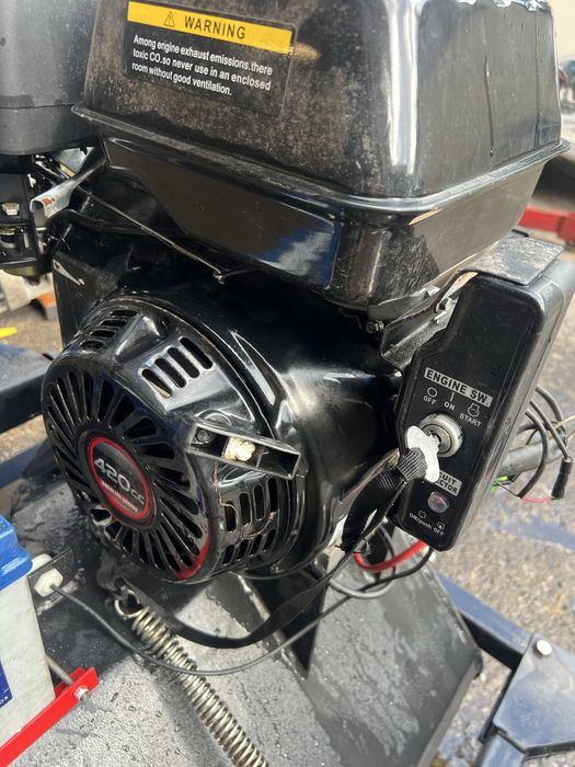 tocator profesional cu  motor auxiliar