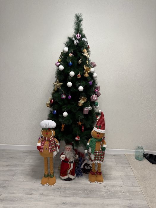 Продам елку без игрушек 180 см