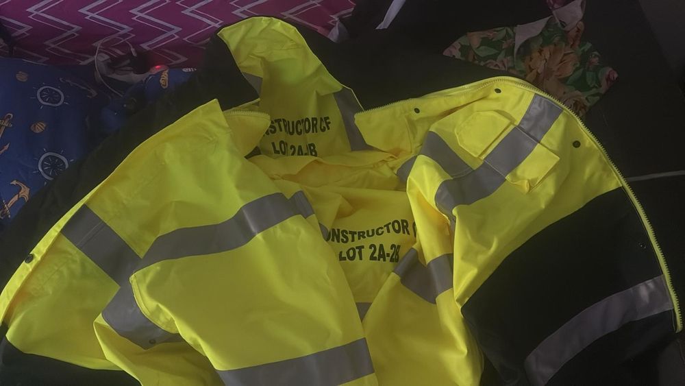 Geaca 3 in 1 noua RENANIA calitate la pret bun