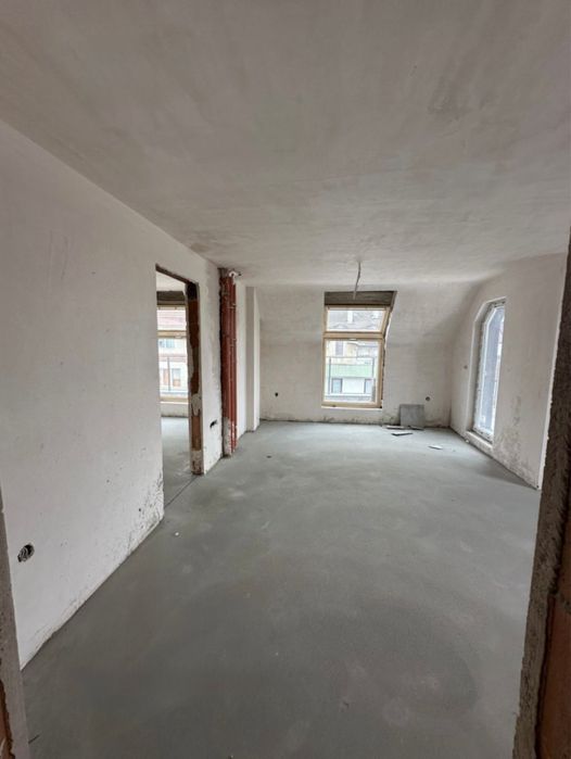 Продава се Тристаен апартамент в Варна, Колхозен пазар - 110 кв.м за 1500 €/кв.м - Снимка #2