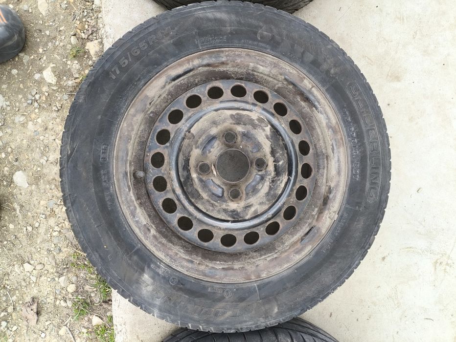 Джанти с летни гуми за Хонда джаз.