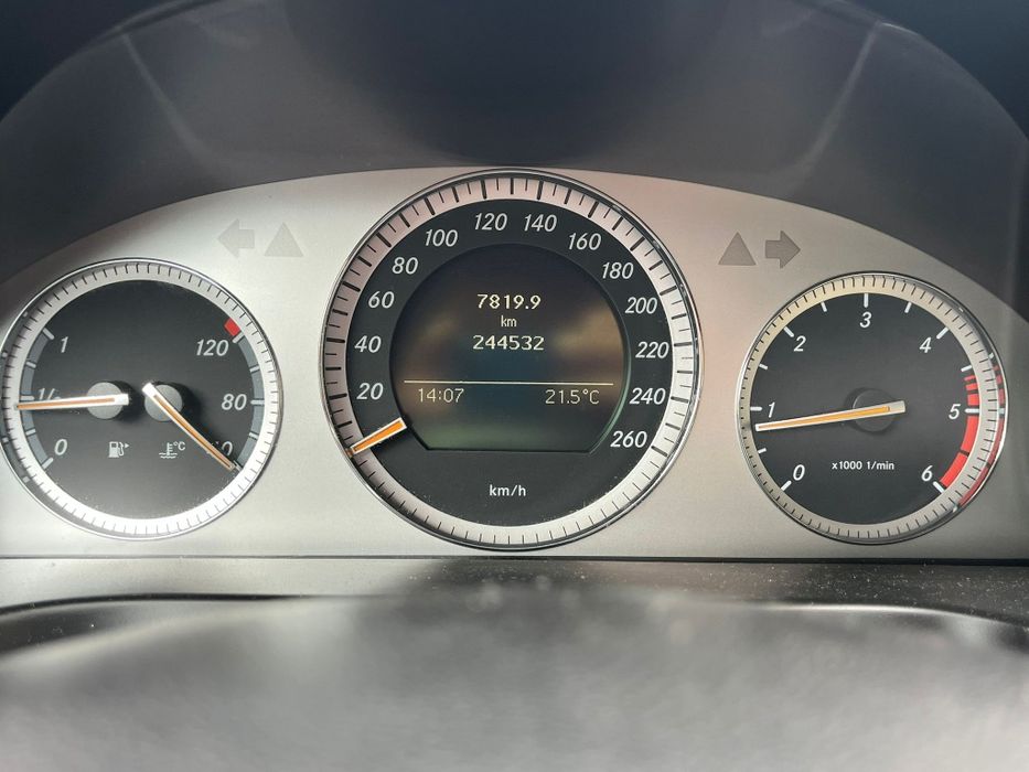 Vând Mercedes C200 Avantgarde