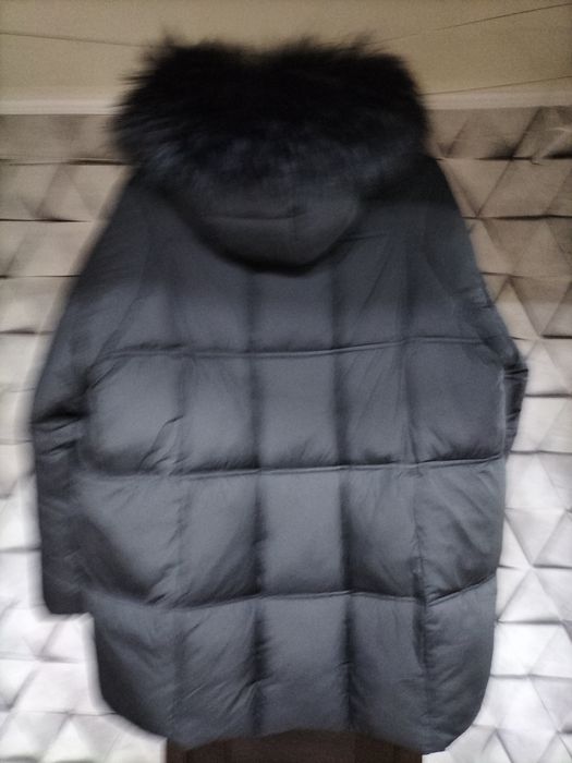Продам женский зимний пуховик.