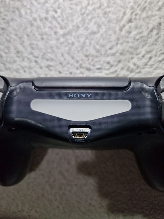 Vand 2 controlere ps4