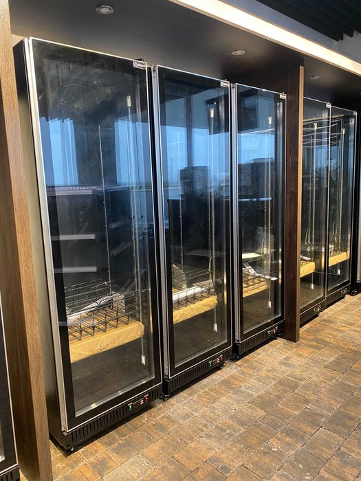 Vitrină frigorifică cu o ușă ideală pentru magazine și cafenele