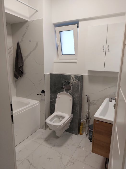 Vând sau schimb cu apartament.