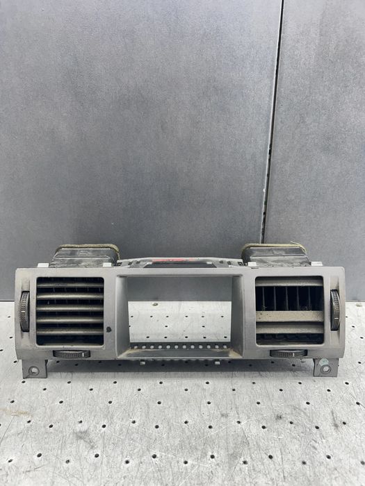 Grila ventilatie bord centru 09177133 Opel Vectra