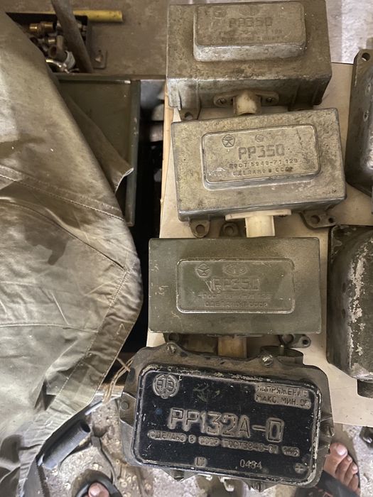 Регулятор напряжения