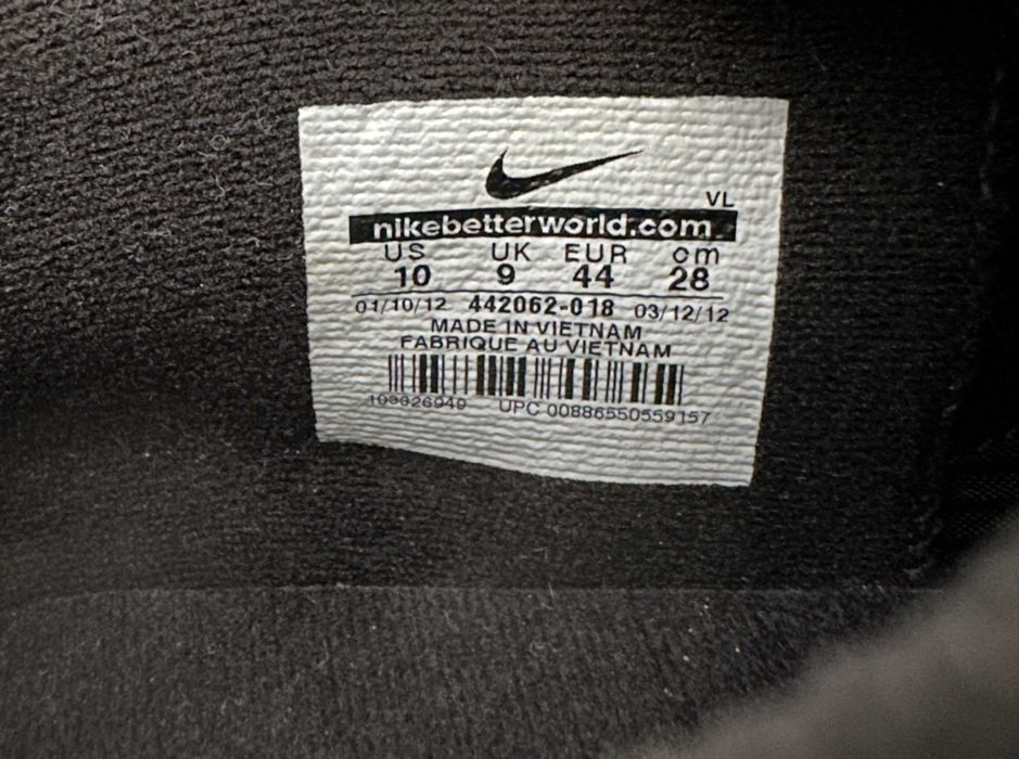 Кроссовки (бутсы) NIKE 43-44 размер