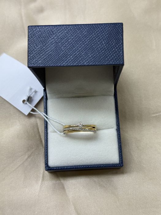 Золотое кольцо с бриллиантами