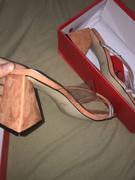 Продам новую обувь