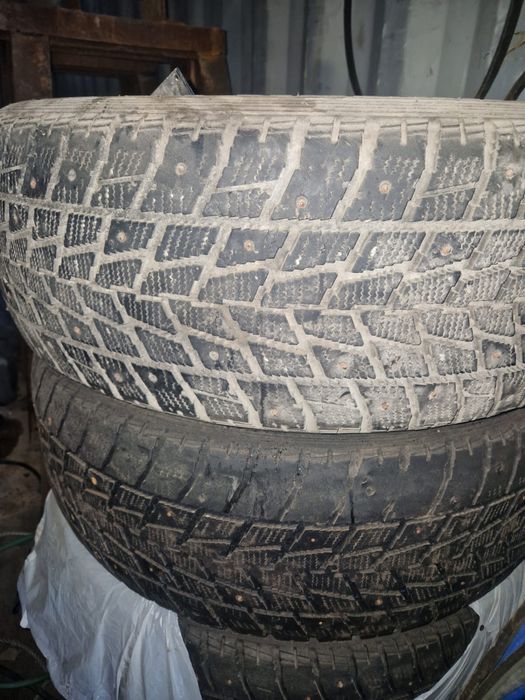 Шины, балон R22, б/у