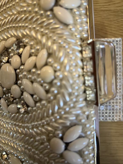 Чанта клъч за официален повод с мънисти