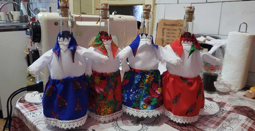 Vand sticle traditionale 30  lei buc