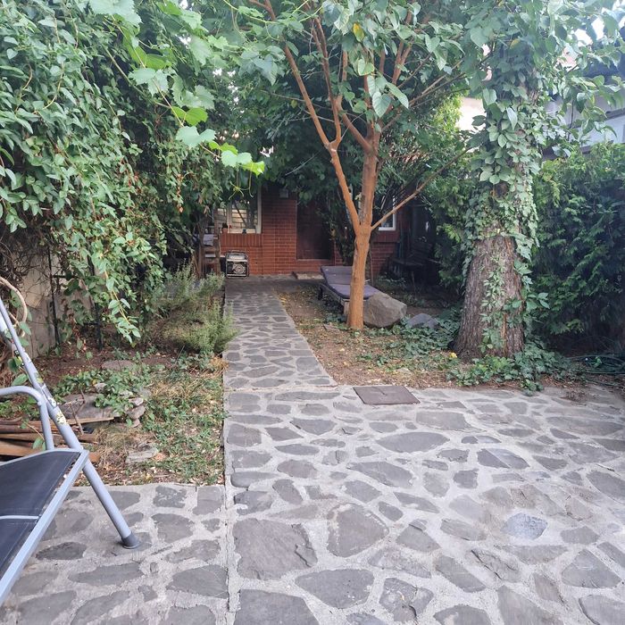 Propr. ap vila, 80mp,P+1,curte 100mp,Mihalache-Expozitiei,parcare,590€