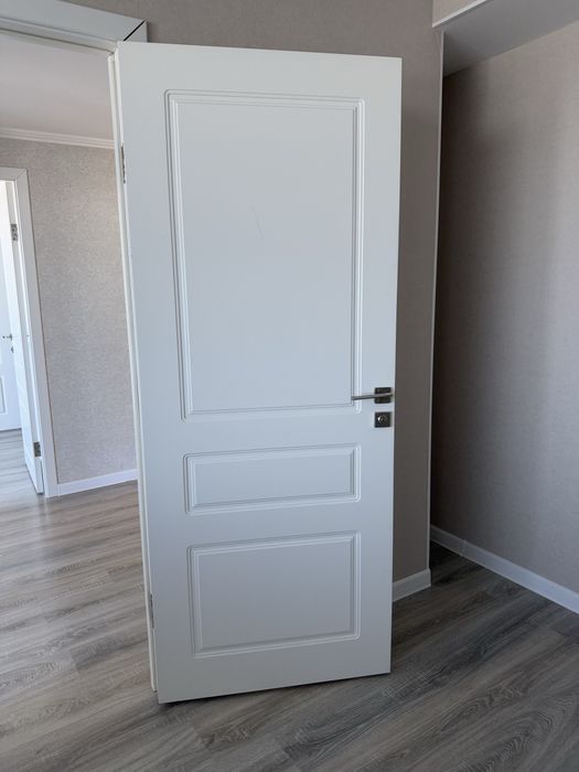 Двери межкомнатные б/у