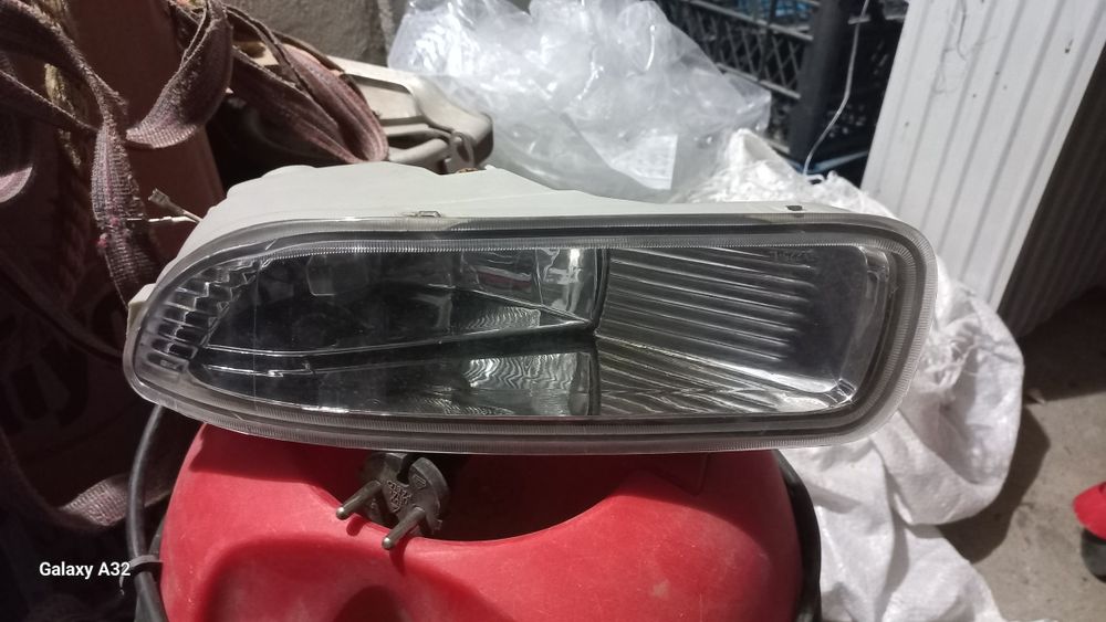 Туманник на тайота королла