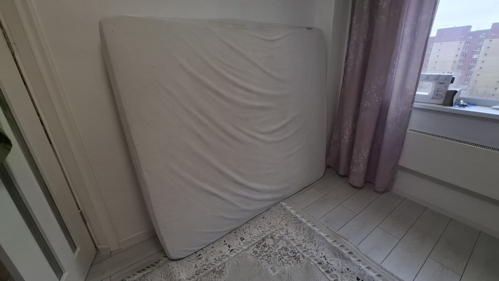 Продам матрас в хорошем состоянии