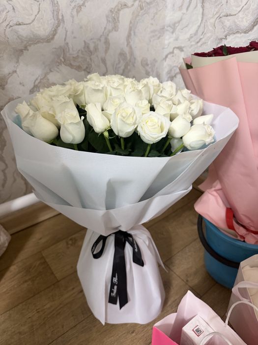 Цветы свежие 15.000 .