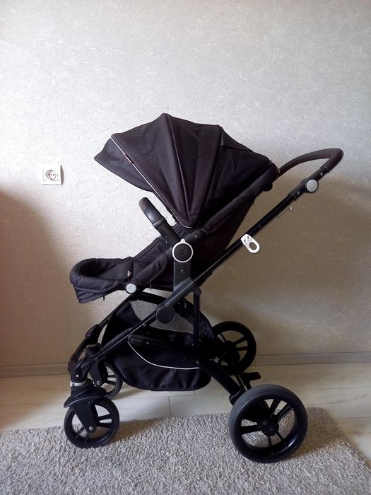 Продам детскую коляску 2в1