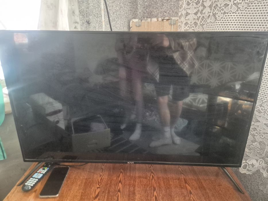 Продам телевизор на запчасти