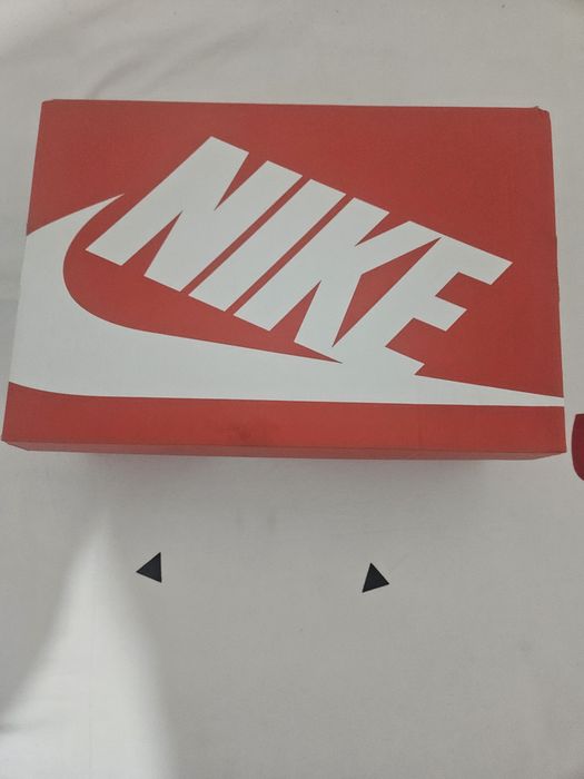 NIKE noi in cutie marimea 43