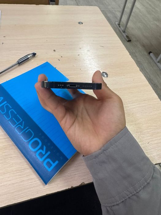 Продам Iphone 13 sim