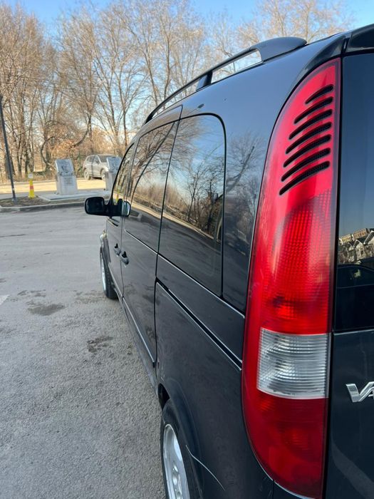 Авто Мерседес ванео