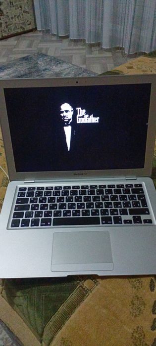 Продам MacBook air 13